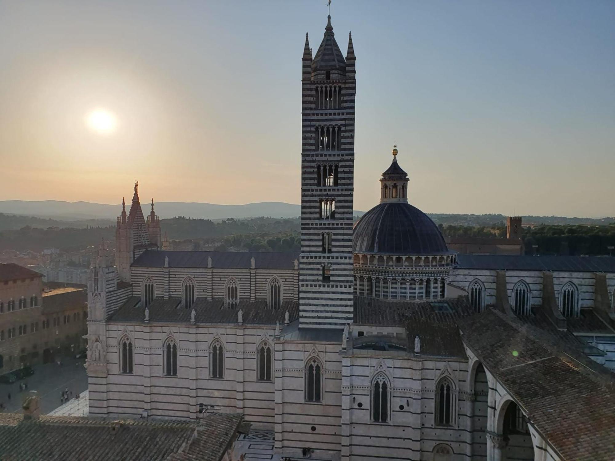 Loft Vicolo Di Vallepiatta 2 Min Piazza Del Campo Con Parcheggio Siena Kültér fotó